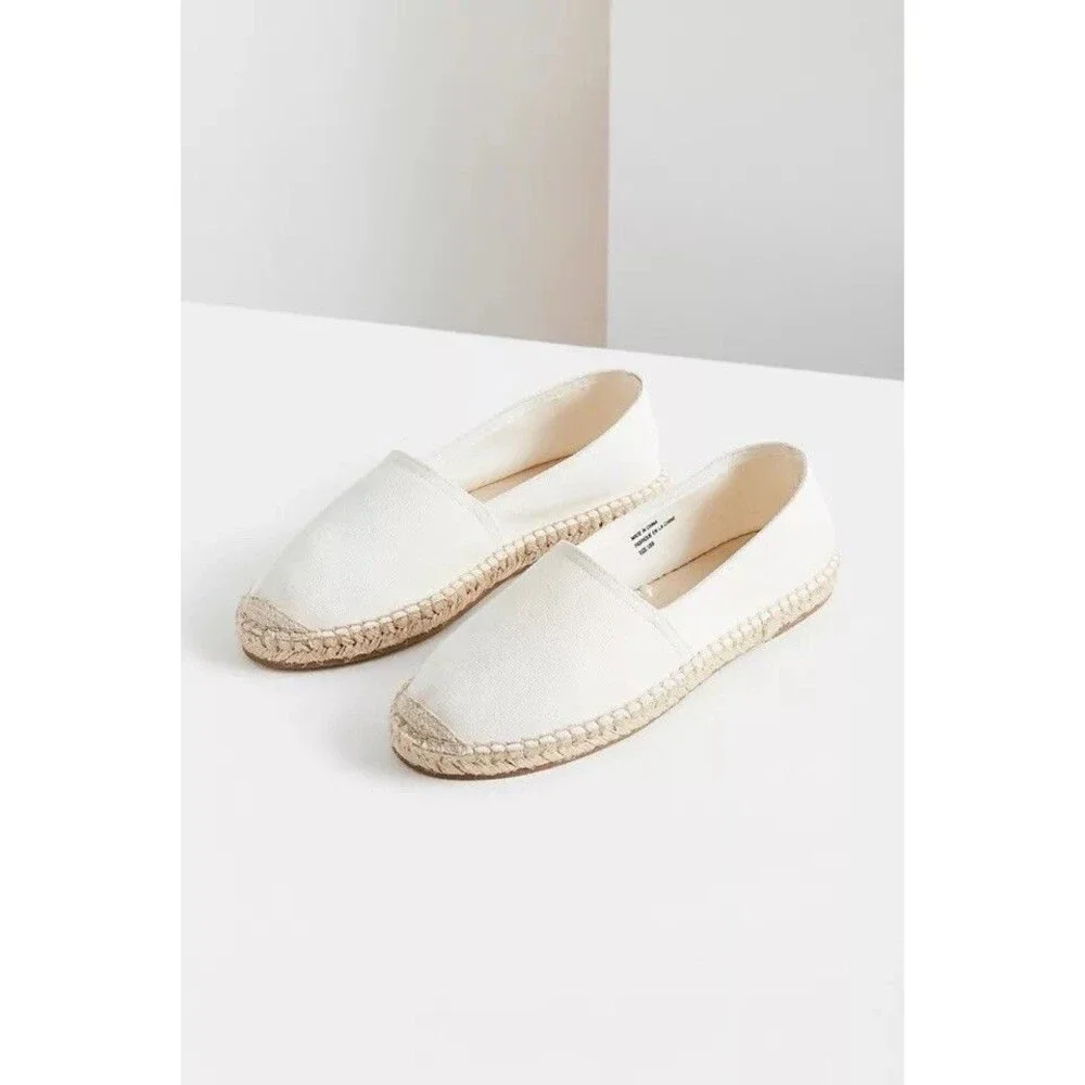 NWOT Urban Outfitters Off White Espadrilles Flats Womens Size 6